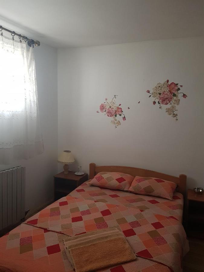 Pansion Lug Hotel Belgrád Kültér fotó
