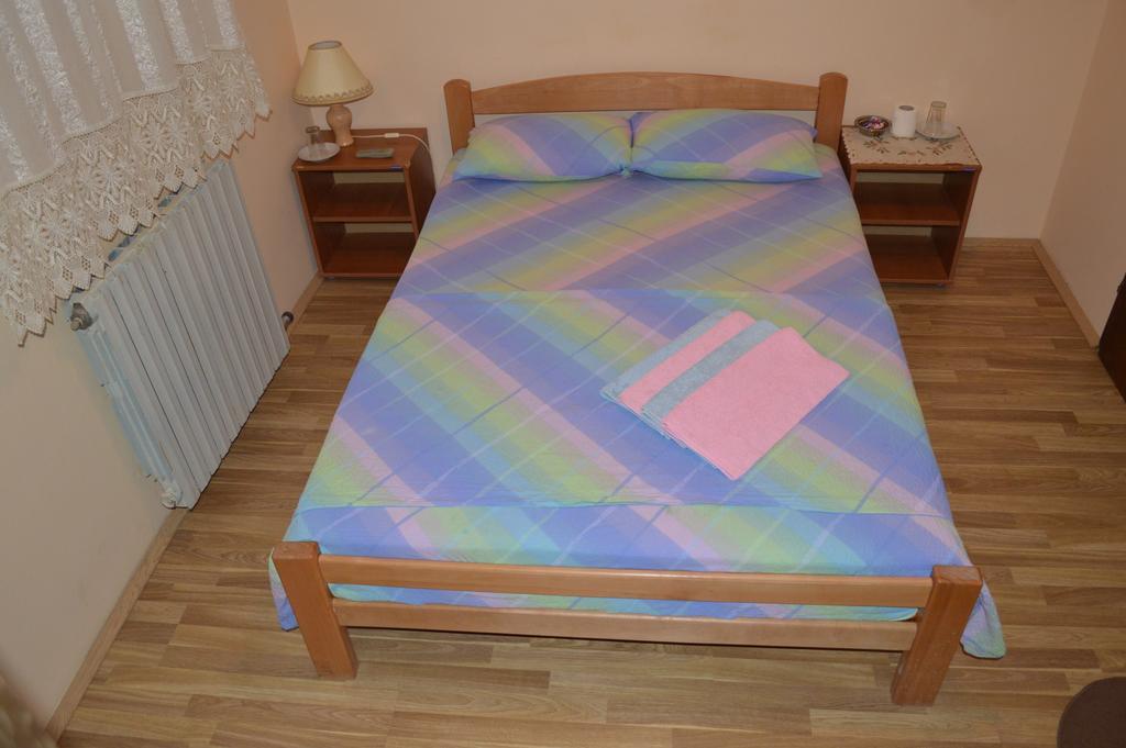 Pansion Lug Hotel Belgrád Szoba fotó